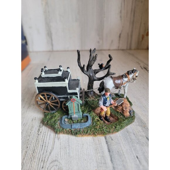 Lemax spooky town gruesome grave digger Halloween Village accessory - Picture 2 of 7